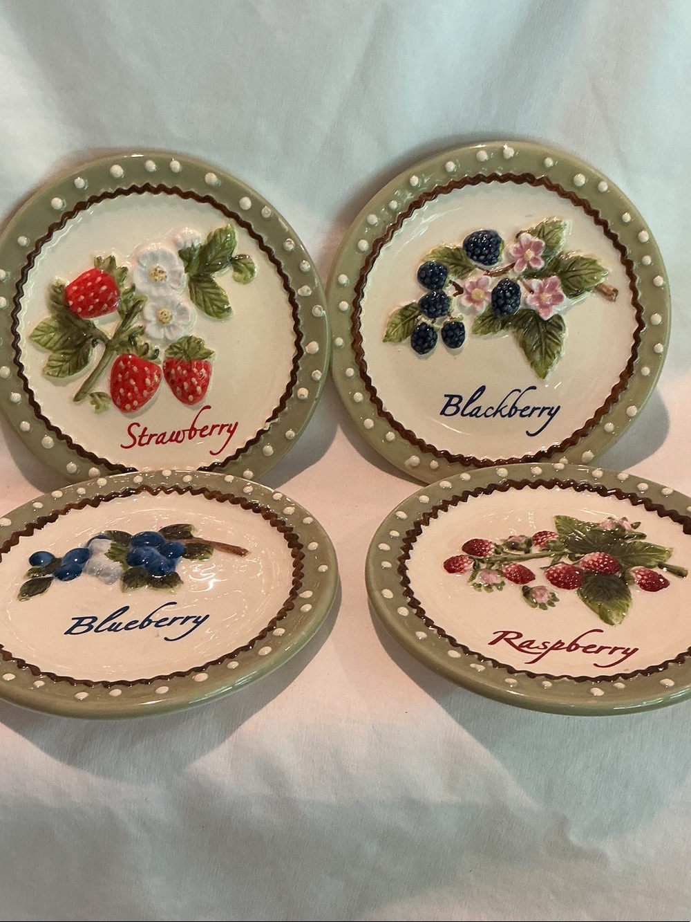 EUC - Vintage Inspired Berry Tidbit Plates - Set of 4